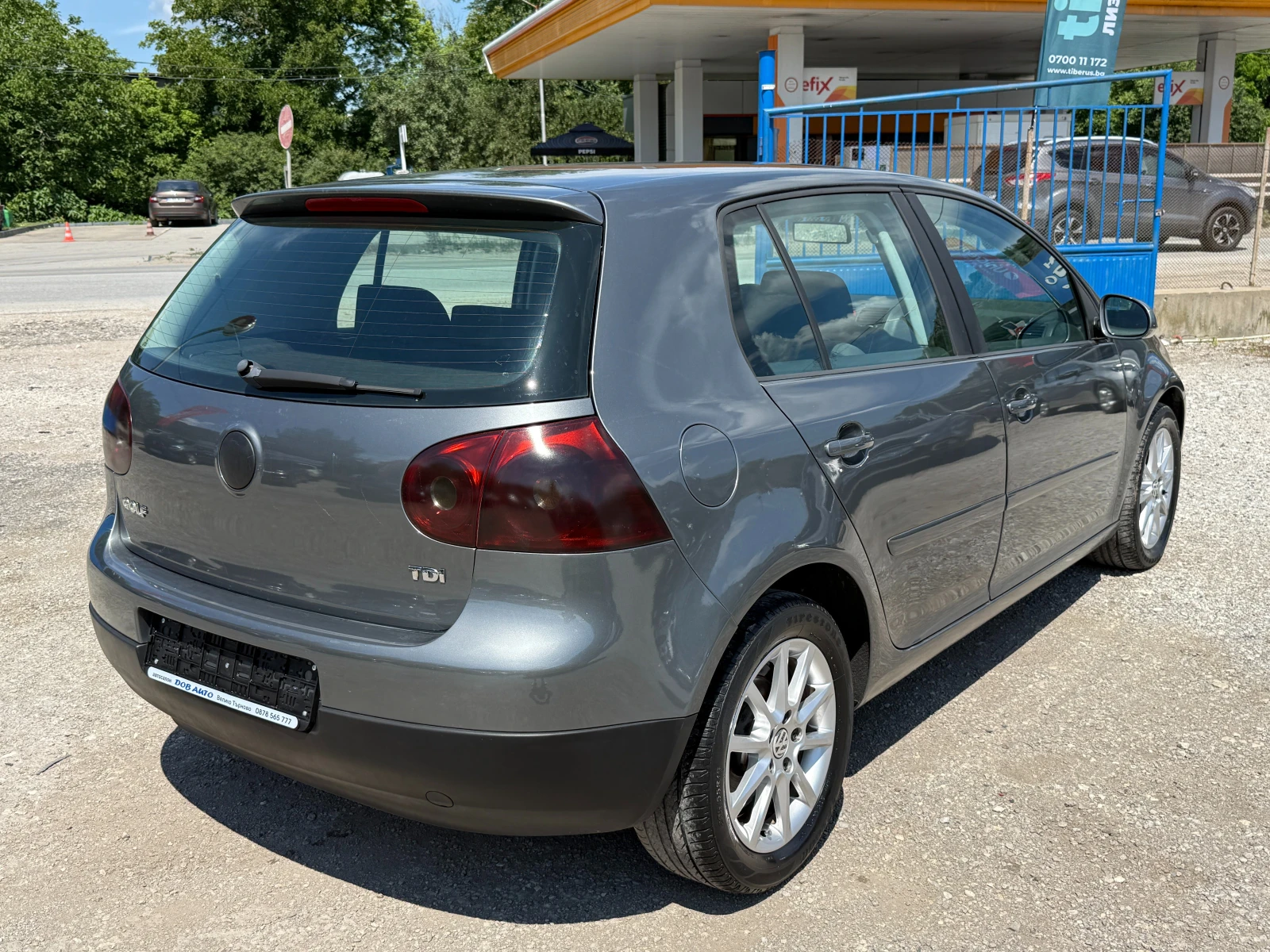 VW Golf 1.9TDI-105k.c-Тип "BKC"-навигация-CAR PLAY, снимка 6 - Автомобили и джипове - 54943559