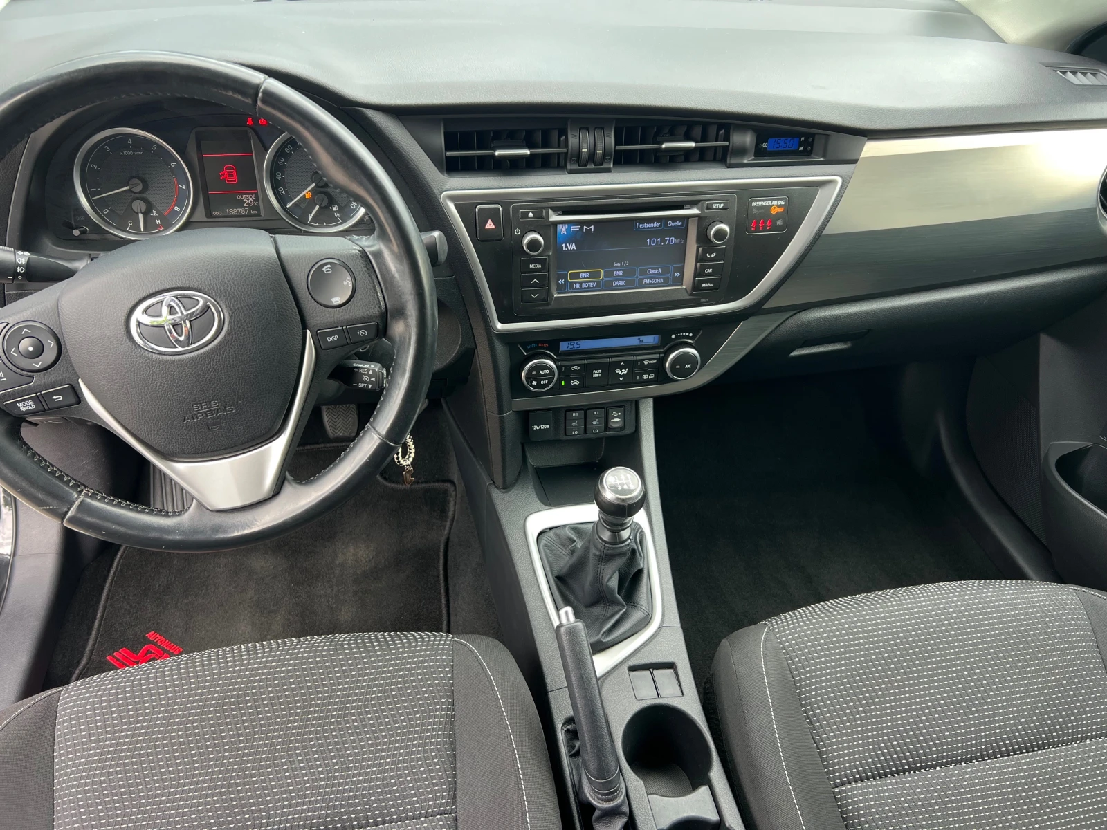 Toyota Auris 1.6-NAVI FULL, снимка 9 - Автомобили и джипове - 54944972
