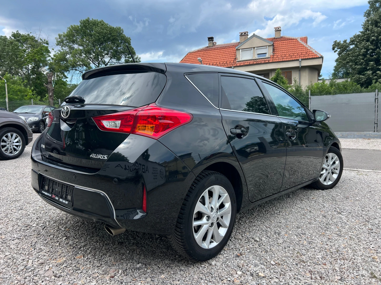 Toyota Auris 1.6-NAVI FULL, снимка 4 - Автомобили и джипове - 54944972