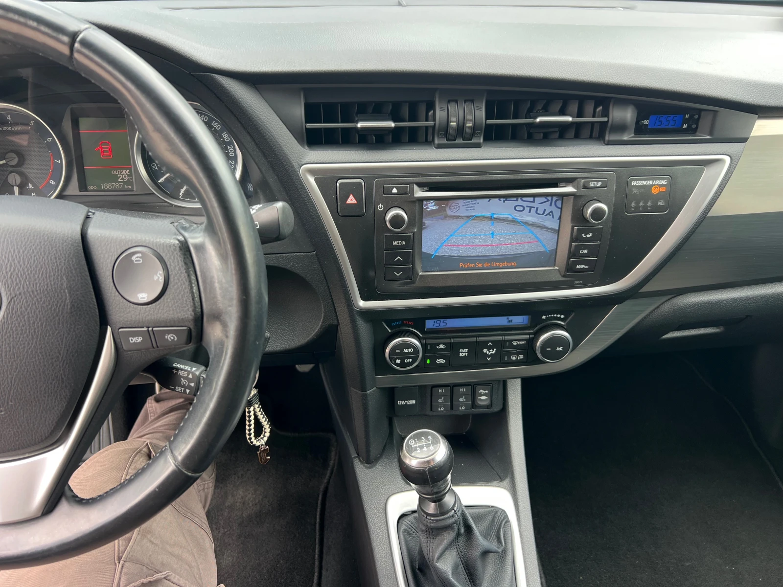 Toyota Auris 1.6-NAVI FULL, снимка 14 - Автомобили и джипове - 54944972