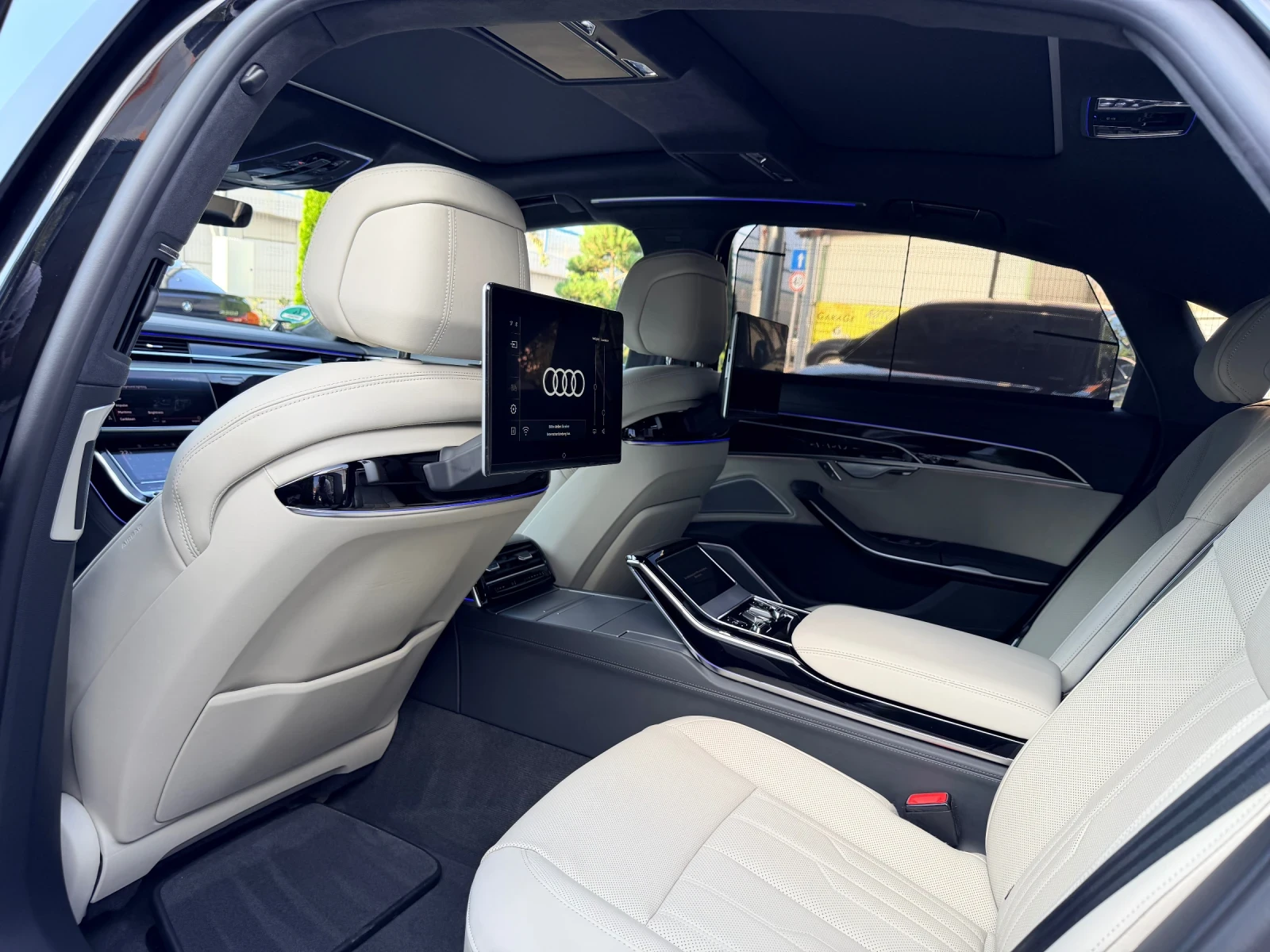 Audi A8 L 50TDI quattro Digital Matrix  Rear Executive HUD, снимка 11 - Автомобили и джипове - 55436693