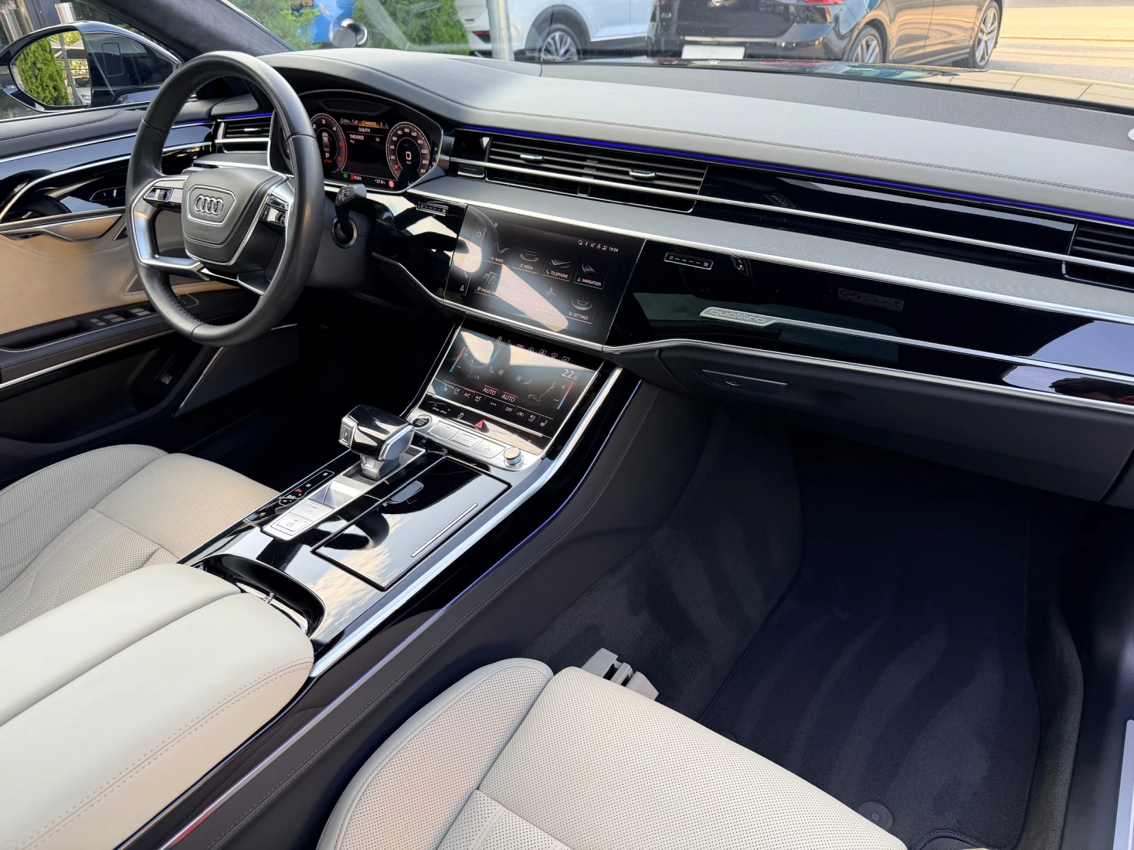 Audi A8 L 50TDI quattro Digital Matrix  Rear Executive HUD, снимка 13 - Автомобили и джипове - 55436693