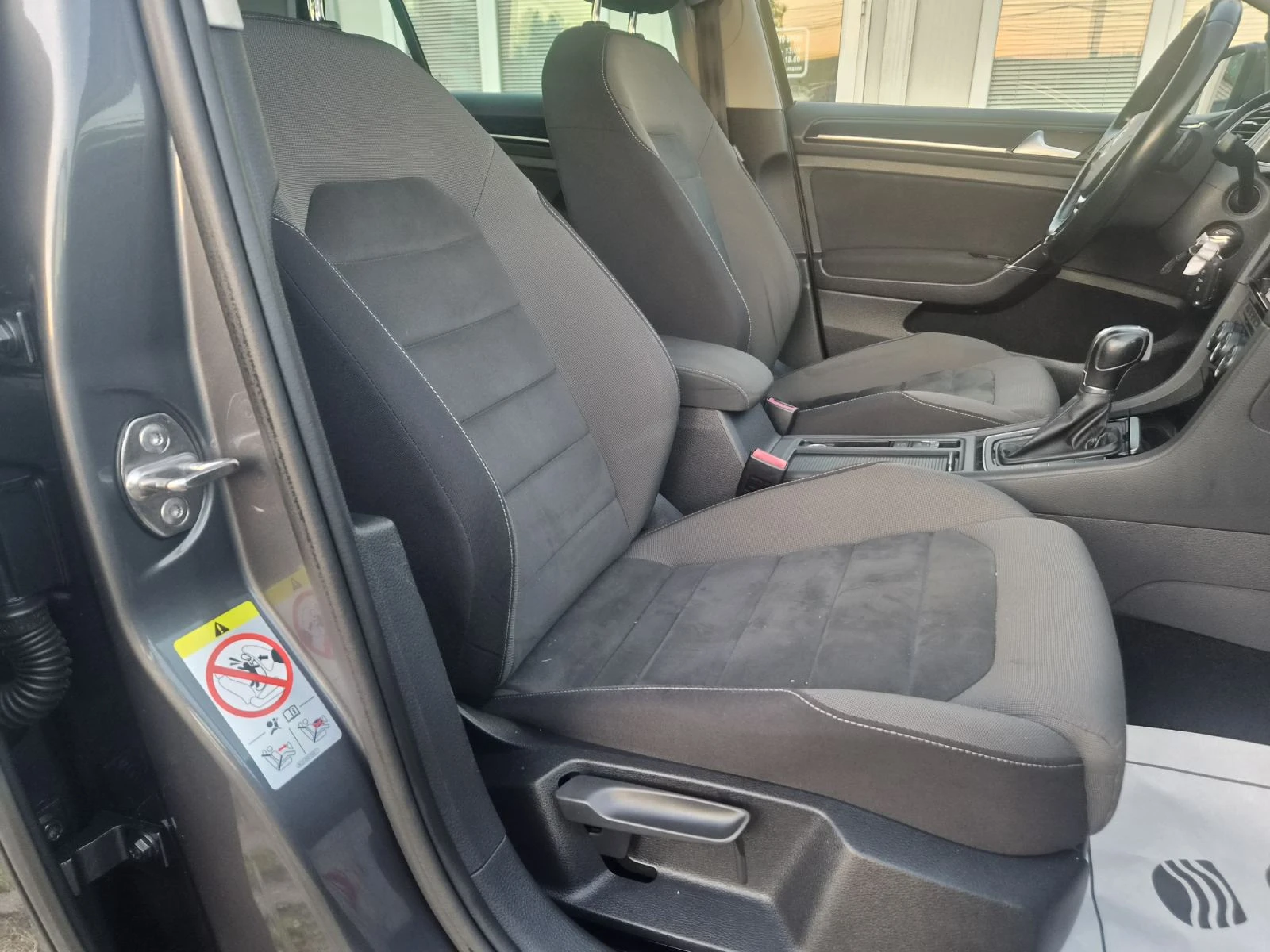 VW Golf 7.5-2.0d-150кс-DSG-DIGITAL COCKPIT-215000км-LED, снимка 12 - Автомобили и джипове - 55534550