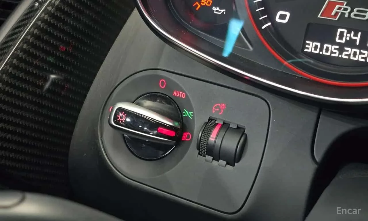 Audi R8 * 5.2 V10 Spyder * ЦЕНА ДО БГ, снимка 16 - Автомобили и джипове - 55629481