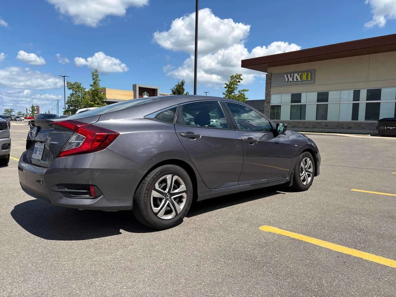 Honda Civic LX AWD | CARFAX | АВТОКРЕДИТ БЕЗ ПЪРВОНАЧАЛНА, снимка 4 - Автомобили и джипове - 55695843