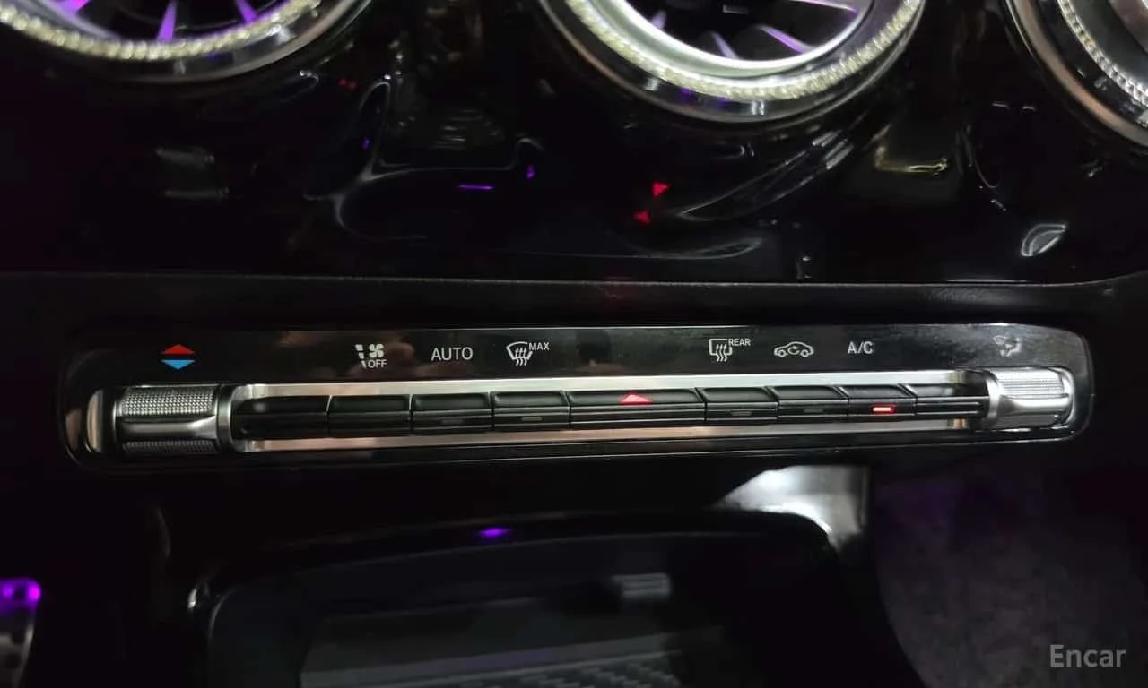 Mercedes-Benz CLA 250 CLA250 4MATIC, снимка 12 - Автомобили и джипове - 55787318