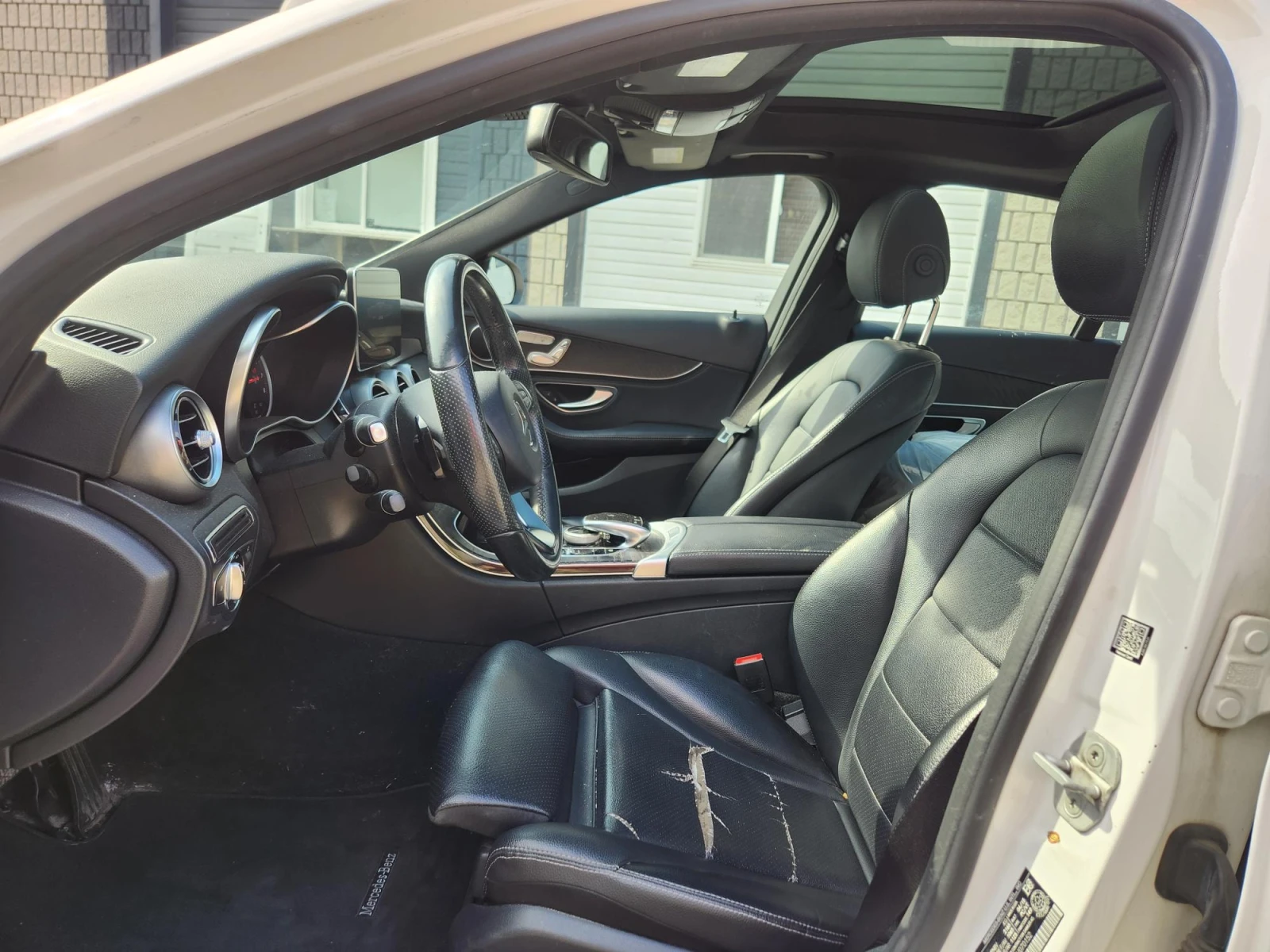 Mercedes-Benz C 300 * АВТОКРЕДИТ БЕЗ ПЪРВОНАЧАЛНА ВНОСКА* , снимка 5 - Автомобили и джипове - 55873122