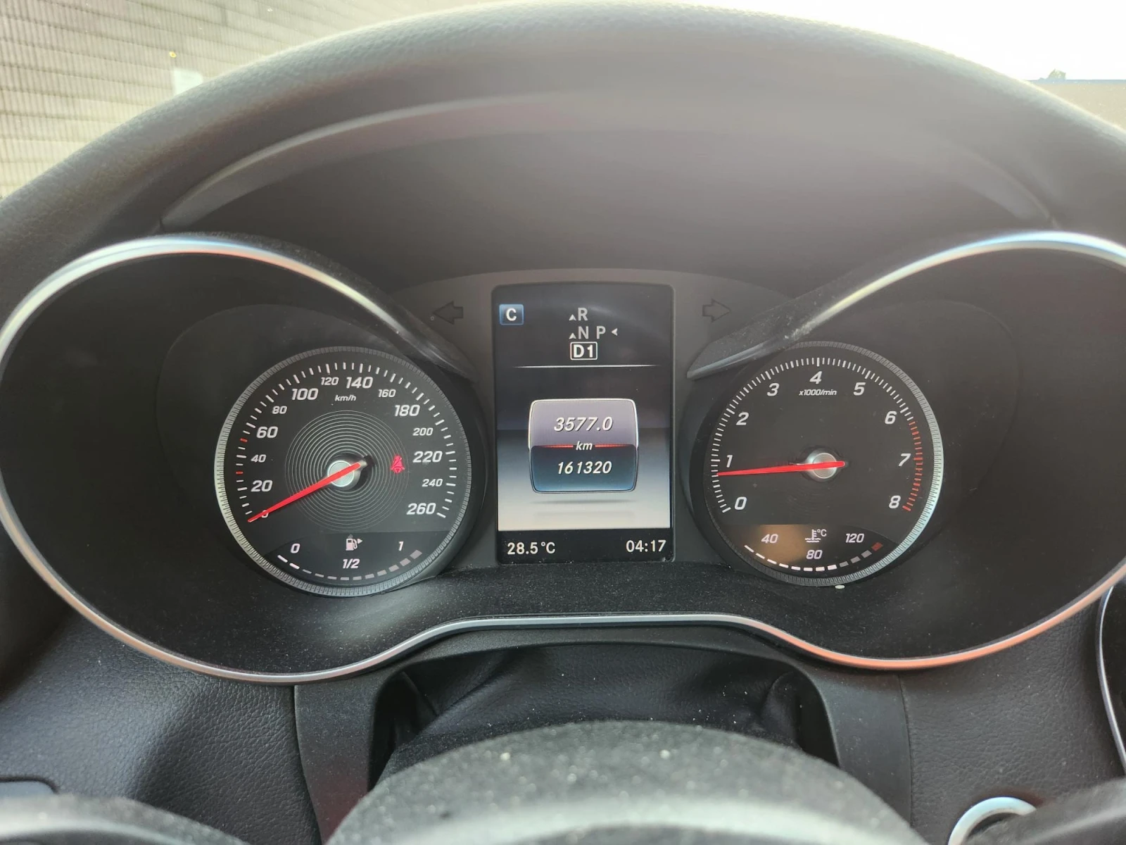 Mercedes-Benz C 300 * АВТОКРЕДИТ БЕЗ ПЪРВОНАЧАЛНА ВНОСКА* , снимка 10 - Автомобили и джипове - 55873122