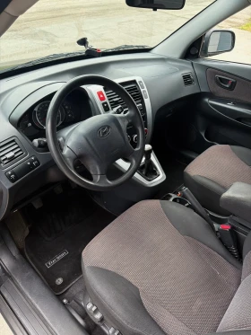 Hyundai Tucson 2.0 - Много Запазен, снимка 10