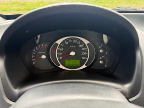 Hyundai Tucson 2.0 - Много Запазен - 4000 € / 7823.32 лв. - 77602646 16