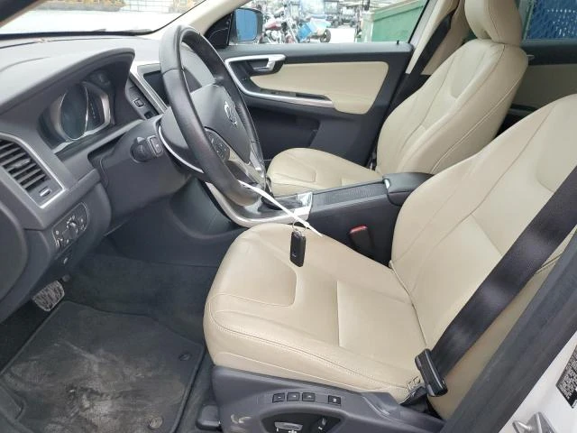 Volvo XC60 2.0L 4 Front-wheel Drive, снимка 5 - Автомобили и джипове - 49184878