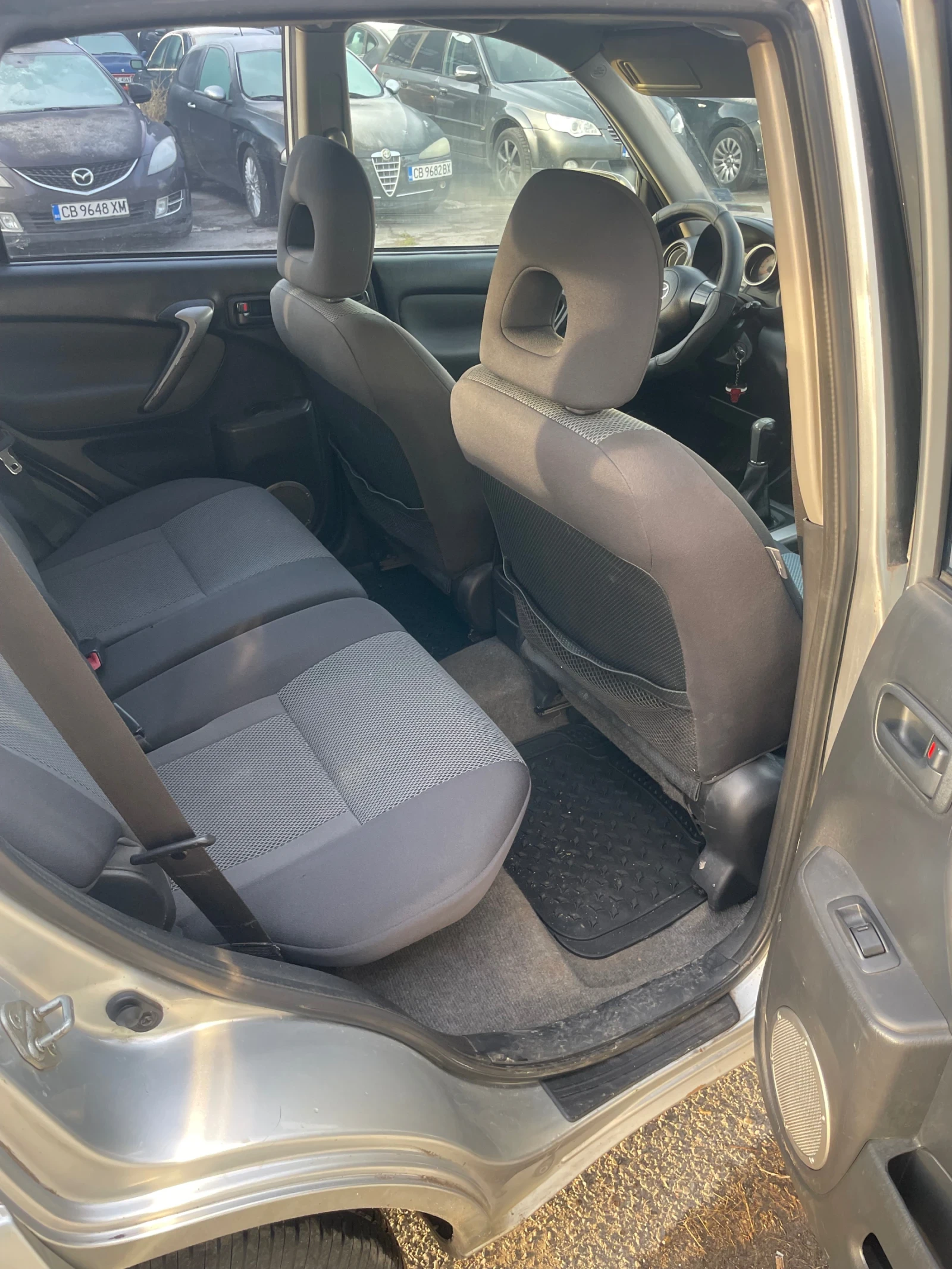 Toyota Rav4 2.0 D4D 116кс - изображение 6