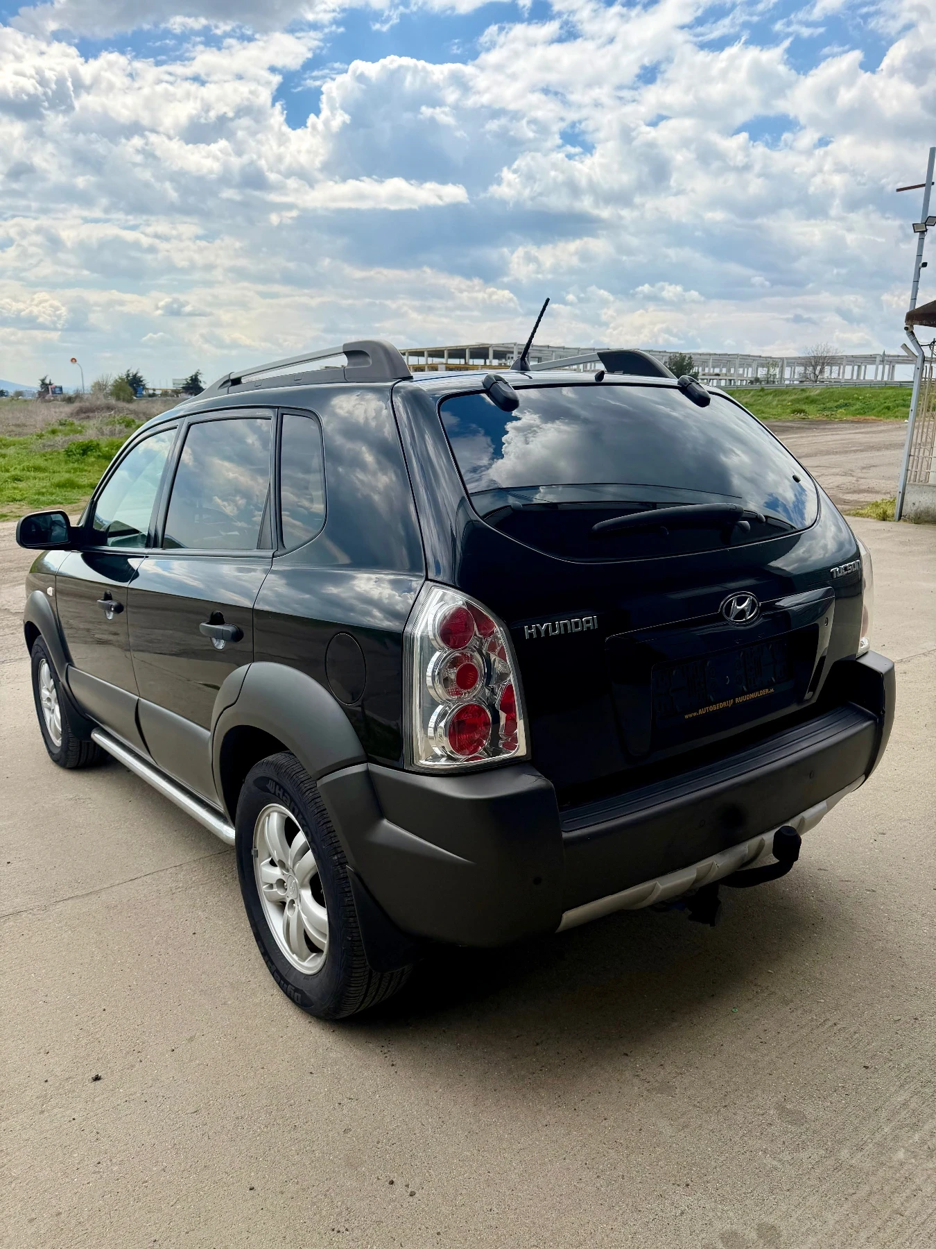 Hyundai Tucson 2.0 - Много Запазен, снимка 7 - Автомобили и джипове - 54255441