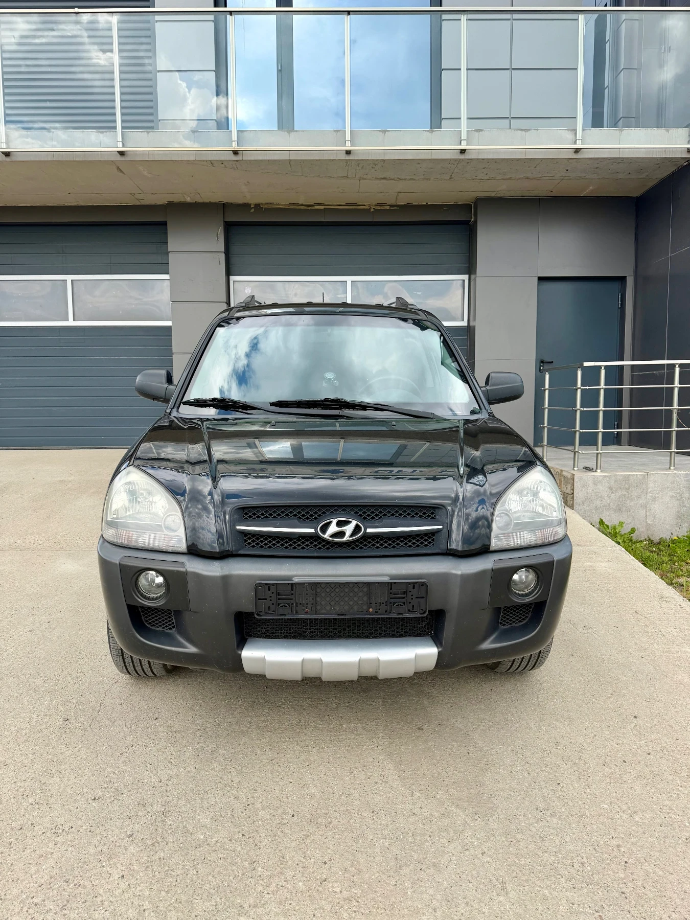 Hyundai Tucson 2.0 - Много Запазен, снимка 2 - Автомобили и джипове - 54255441