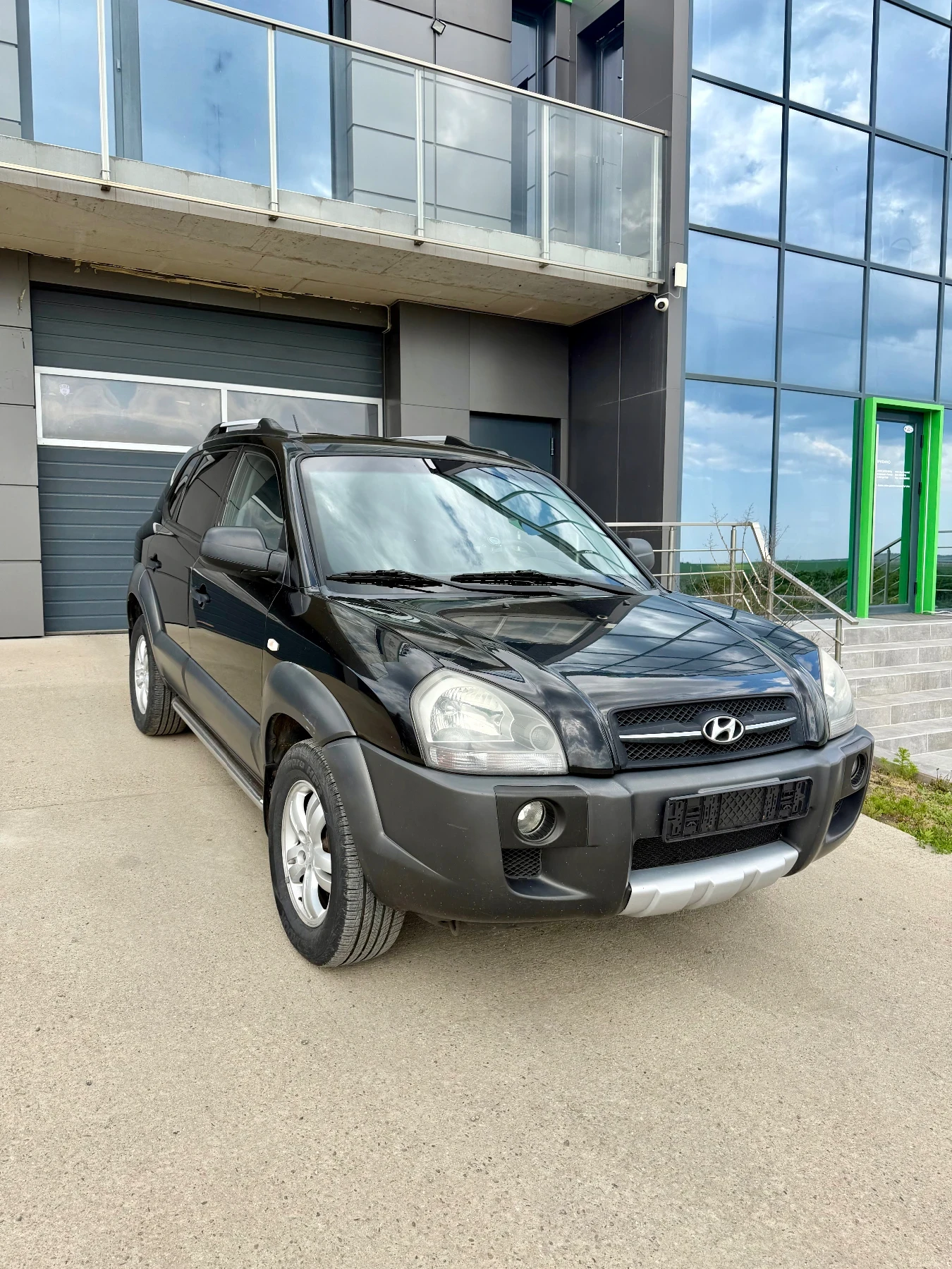 Hyundai Tucson 2.0 - Много Запазен
