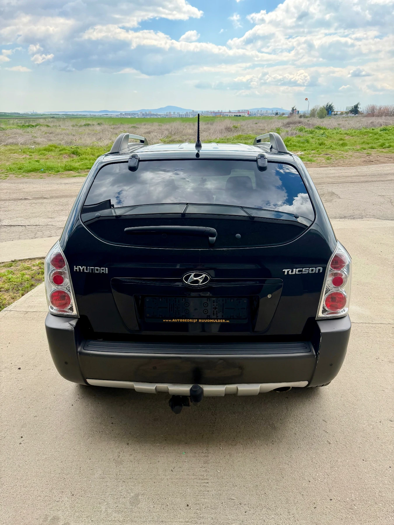 Hyundai Tucson 2.0 - Много Запазен, снимка 6 - Автомобили и джипове - 54255441