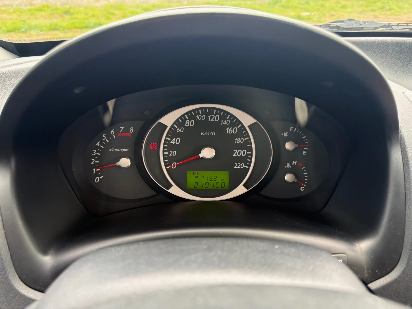 Hyundai Tucson 2.0 - Много Запазен, снимка 16 - Автомобили и джипове - 54255441