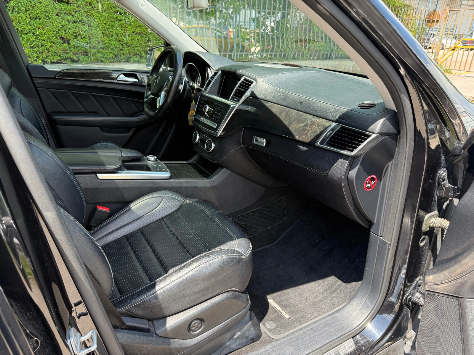 Mercedes-Benz ML 63 AMG, снимка 15 - Автомобили и джипове - 54746693