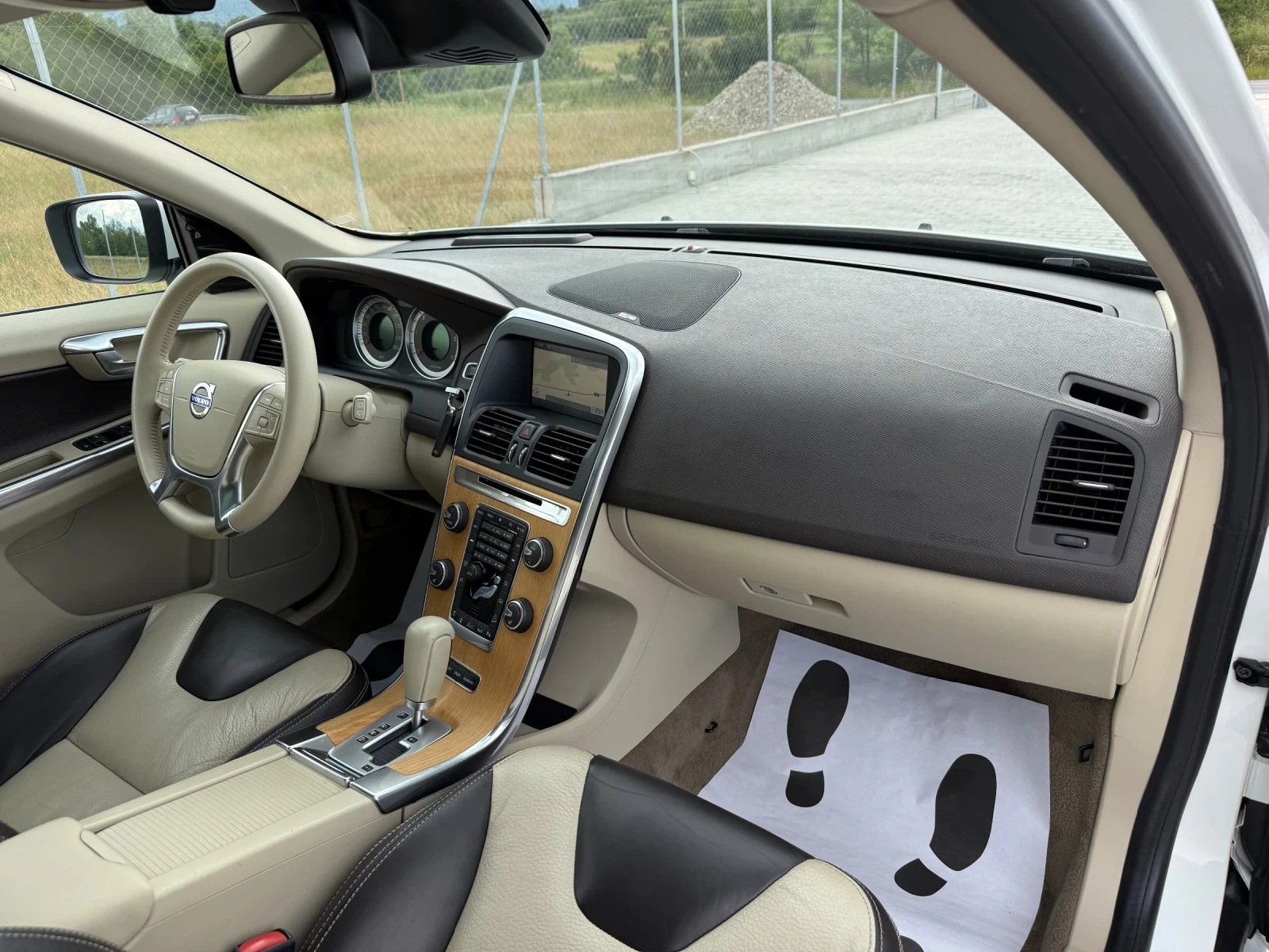 Volvo XC60 AWD PANORAMA ШВЕЙЦАРИЯ, снимка 12 - Автомобили и джипове - 54788022