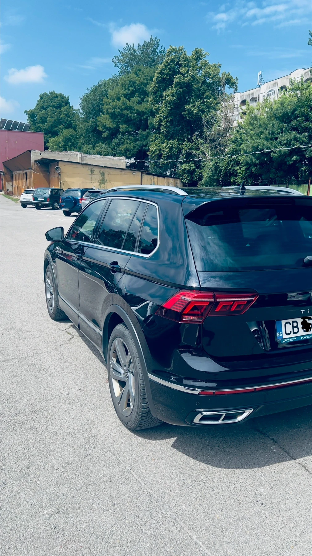 VW Tiguan R-Line 2.0 TSI 4Motion DSG 245 �� �� 1-�� �������� | Mobile.bg � ����������� 7