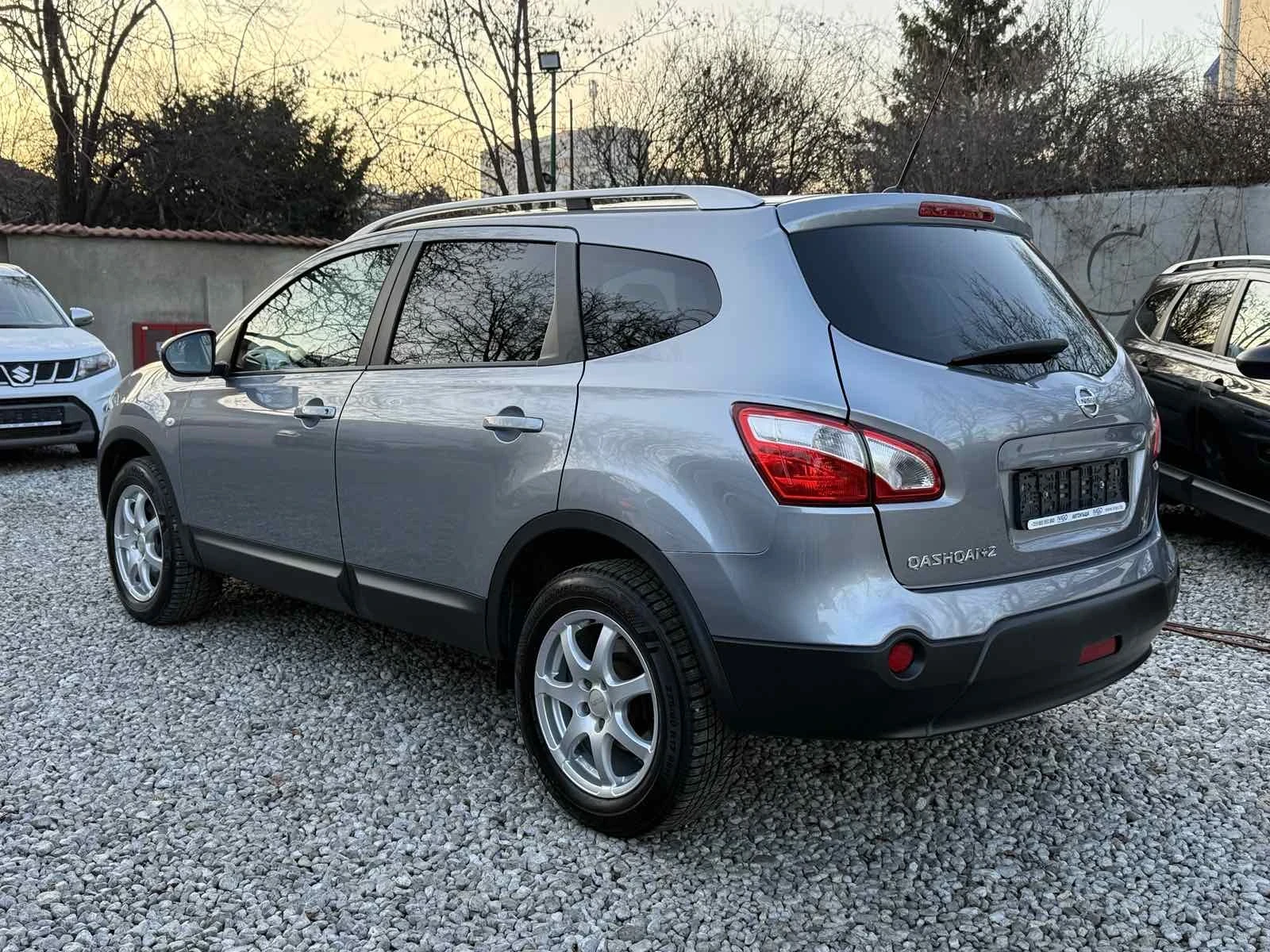 Nissan Qashqai + 2 2, 0i Acenta  4X4 Facelift - АВТОМАТИК - 7мест, снимка 5 - Автомобили и джипове - 55207323
