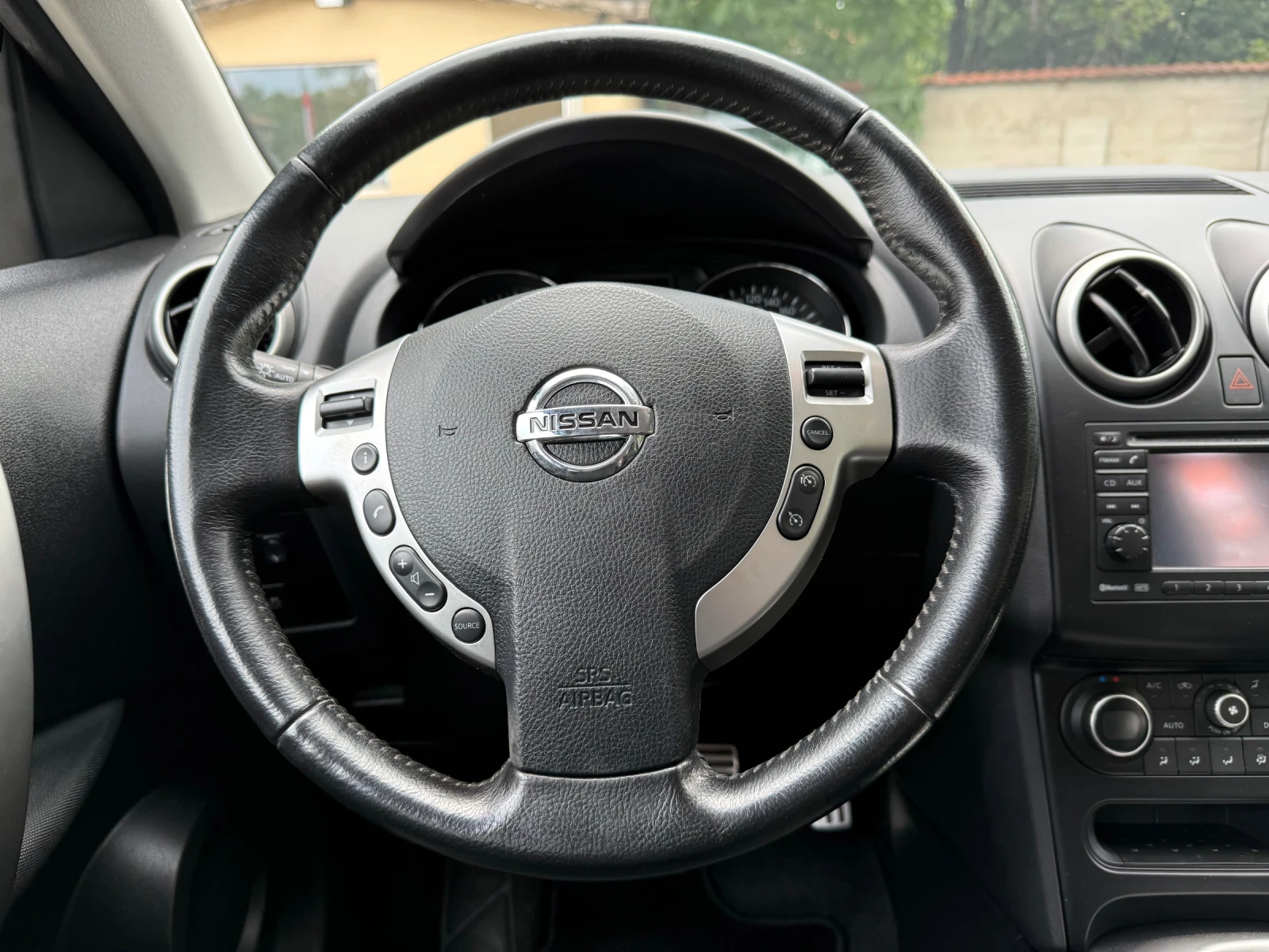 Nissan Qashqai + 2 2, 0i Acenta  4X4 Facelift - АВТОМАТИК - 7мест, снимка 12 - Автомобили и джипове - 55207323
