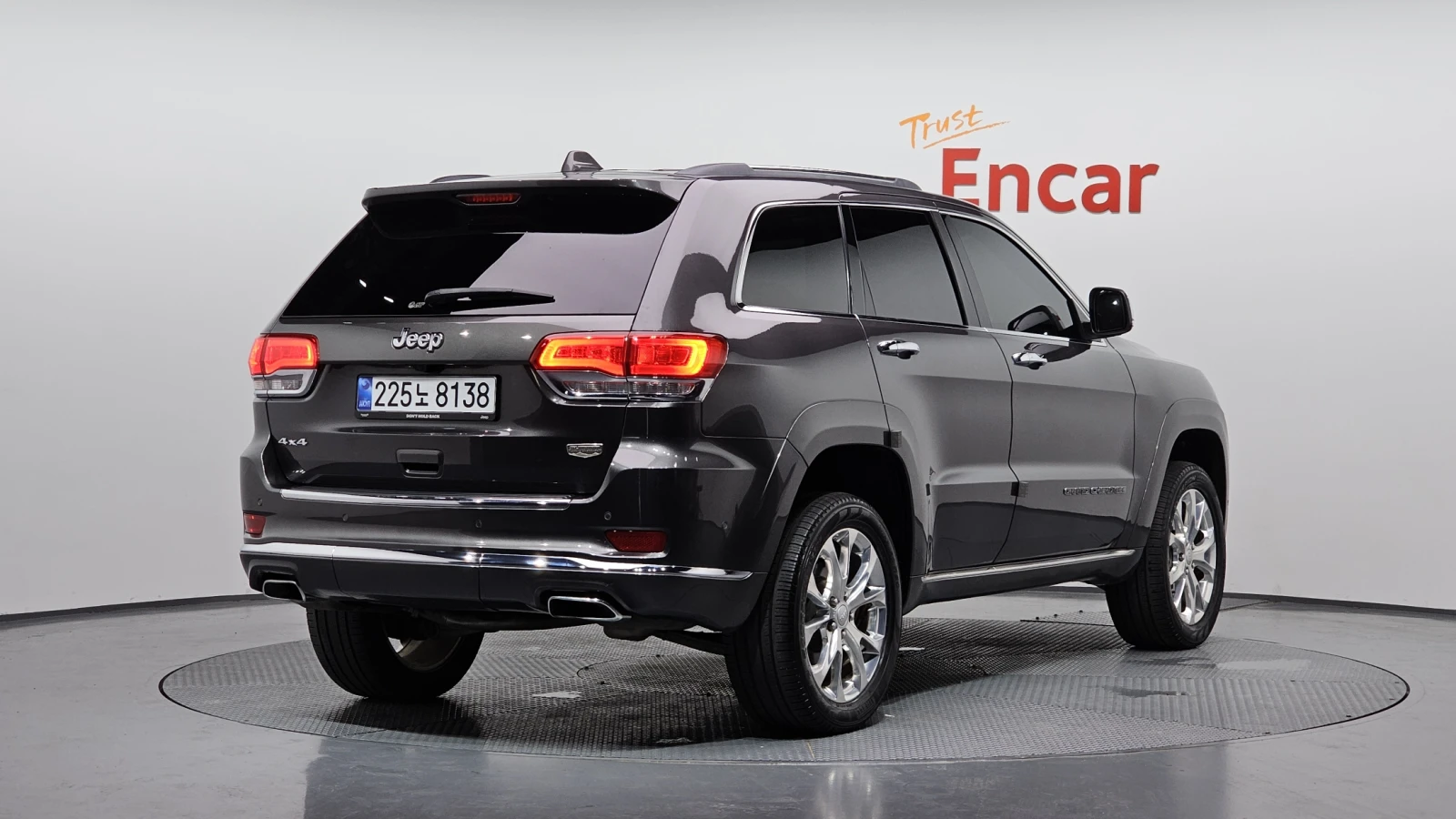 Jeep Grand cherokee SUMMIT / 3.6 / ВСИЧКИ ВЪЗМОЖНИ ЕКСТРИ ЗА МОДЕЛА !, снимка 2 - Автомобили и джипове - 55477133