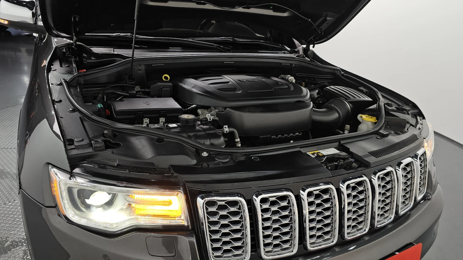 Jeep Grand cherokee SUMMIT / 3.6 / ВСИЧКИ ВЪЗМОЖНИ ЕКСТРИ ЗА МОДЕЛА !, снимка 6 - Автомобили и джипове - 55477133