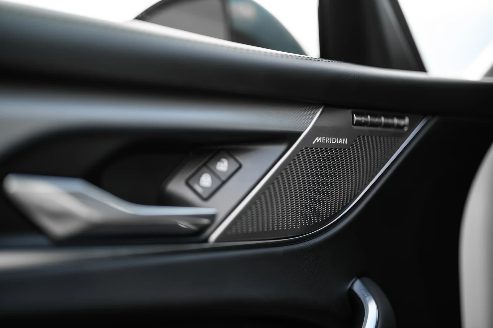 Jaguar F-PACE SVR | Mobile.bg � ����������� 13