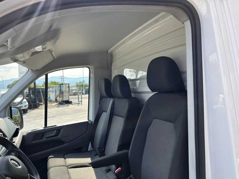 VW Crafter 2.0TDI до 3,5т. 4,35м. Клима EURO 6 , снимка 11 - Бусове и автобуси - 41508676