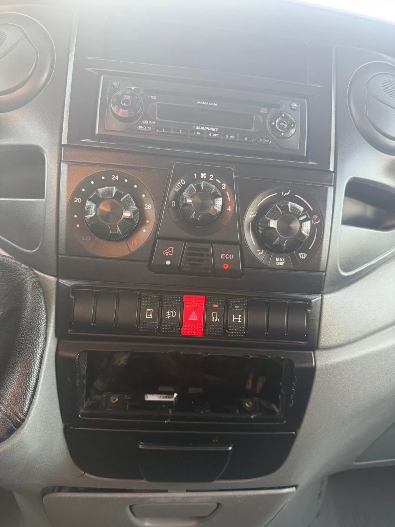 Iveco 35c15 3.0 КЛИМА 3.70 кош Топ B категория, снимка 14 - Бусове и автобуси - 52709611