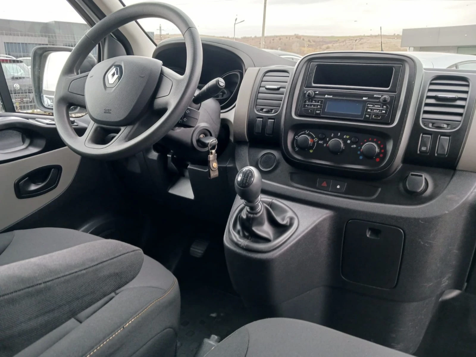 Renault Trafic 1.6 dci - изображение 9