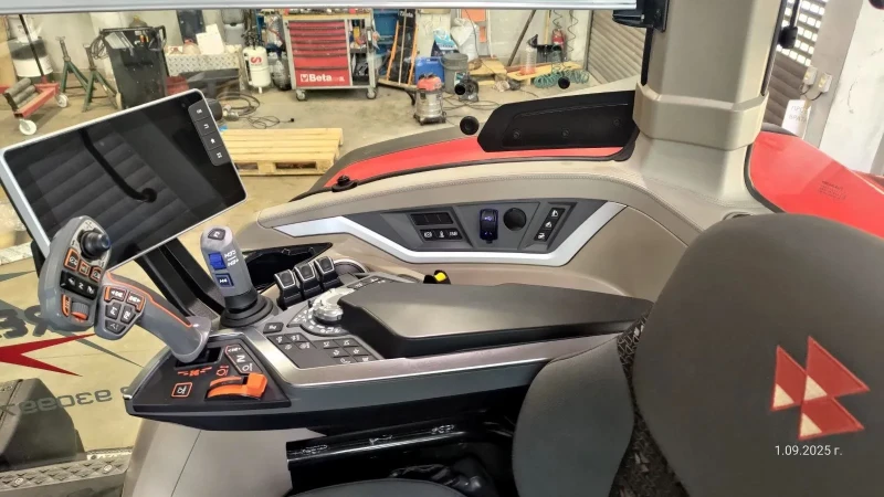 Трактор Massey 8S.245 D7 EXC, снимка 4 - Селскостопанска техника - 52453717