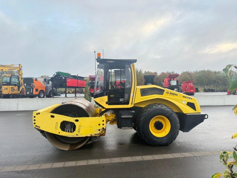 Валяк BOMAG BW 213 D ОБСЛУЖЕН ЛИЗИНГ
