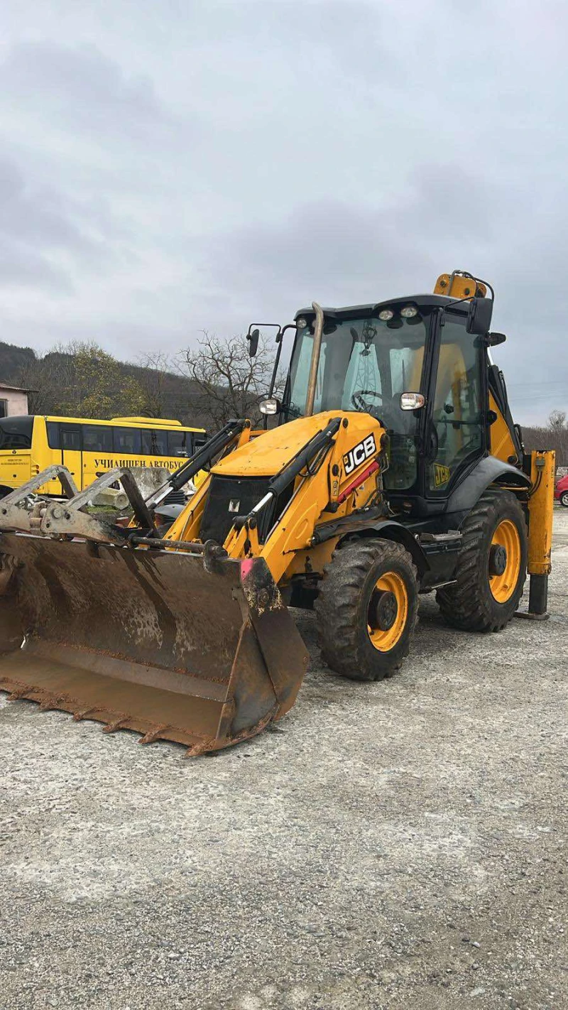 Багер JCB 3CX