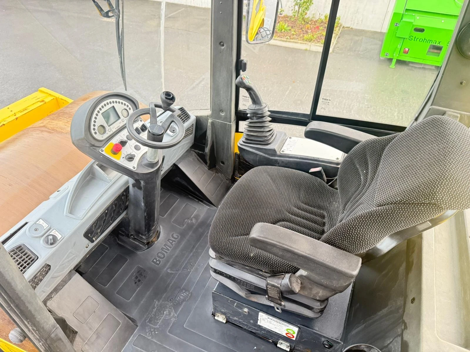 Валяк BOMAG BW 213 D ОБСЛУЖЕН ЛИЗИНГ - изображение 8