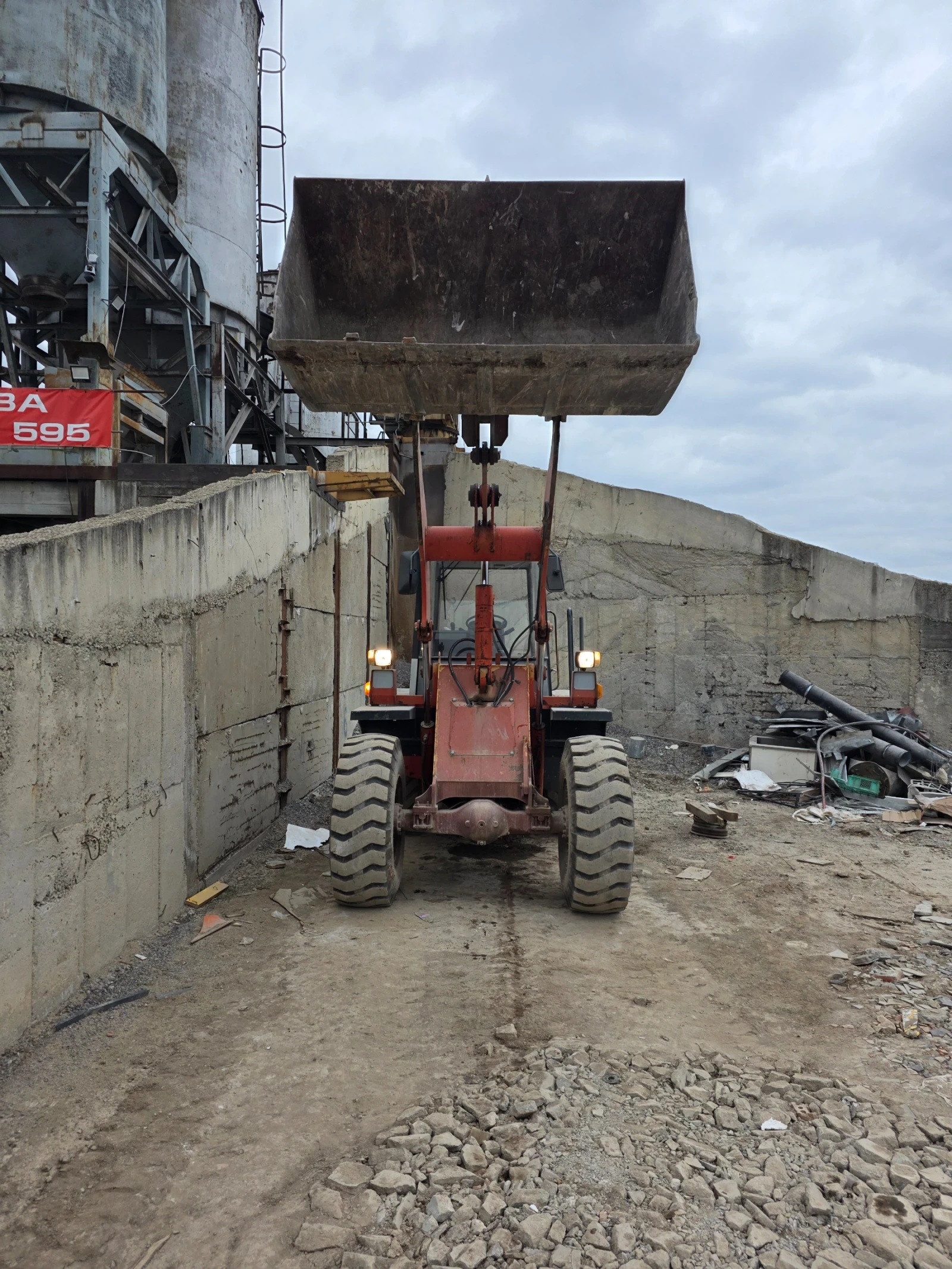 Челен товарач Друга марка L15, снимка 2 - Индустриална техника - 53905338