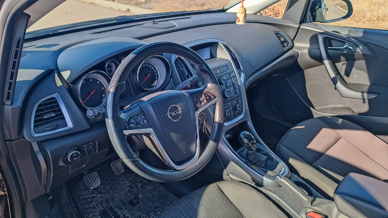 Opel Astra Седан 120 000 км., снимка 5 - Автомобили и джипове - 45440176