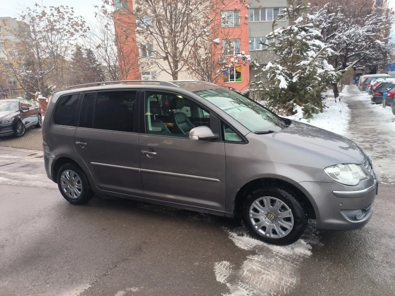 VW Touran, снимка 15 - Автомобили и джипове - 49066768