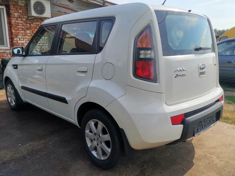 Kia Soul 1, 6 CRDI klima, снимка 4 - Автомобили и джипове - 53139324