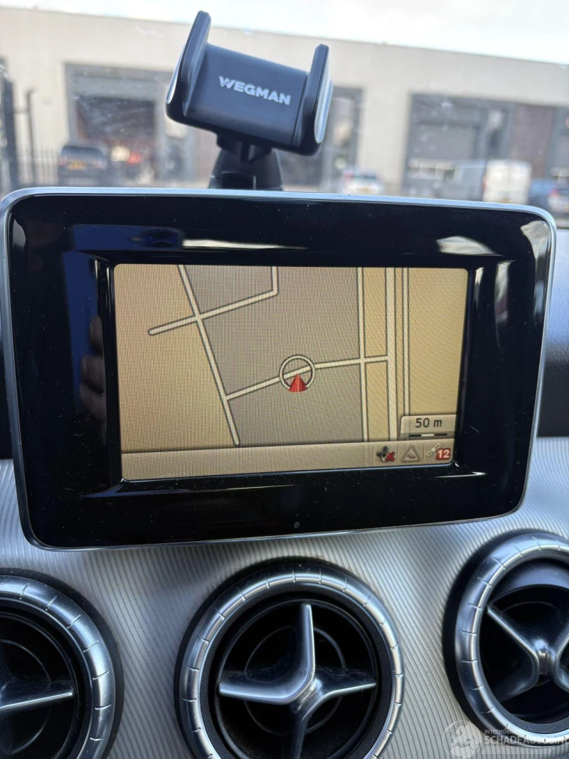 Mercedes-Benz CLA 200 АВТОМАТИК , снимка 12 - Автомобили и джипове - 52823454