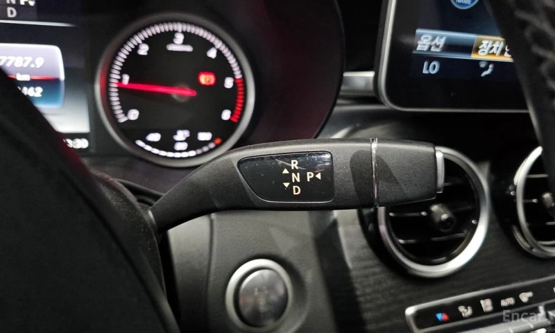 Mercedes-Benz C 200, снимка 9 - Автомобили и джипове - 52971933