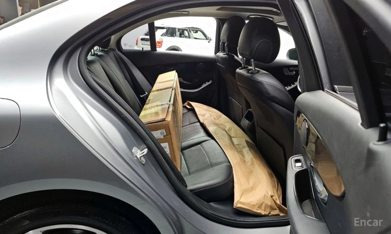 Mercedes-Benz C 200, снимка 12 - Автомобили и джипове - 52971933