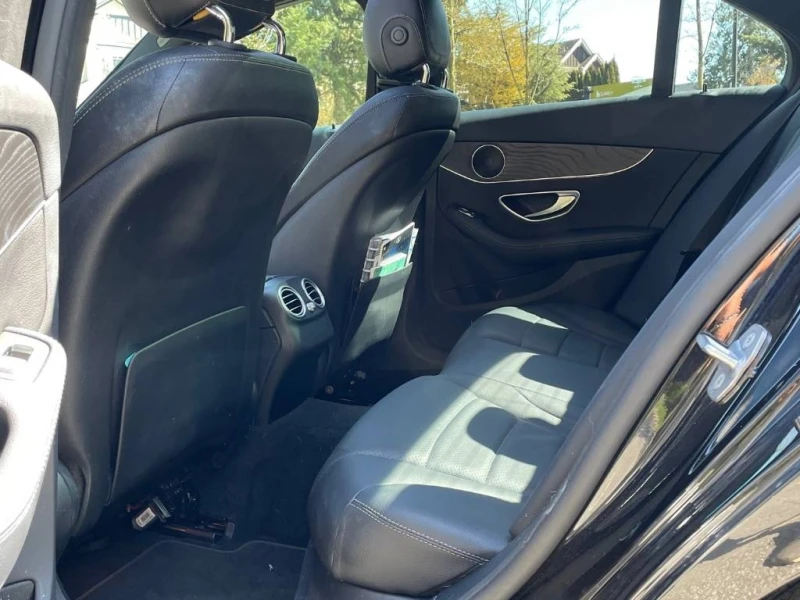 Mercedes-Benz C 300 * AMG Line* Pano* 4Matic* Start-Stop* , снимка 13 - Автомобили и джипове - 53310672