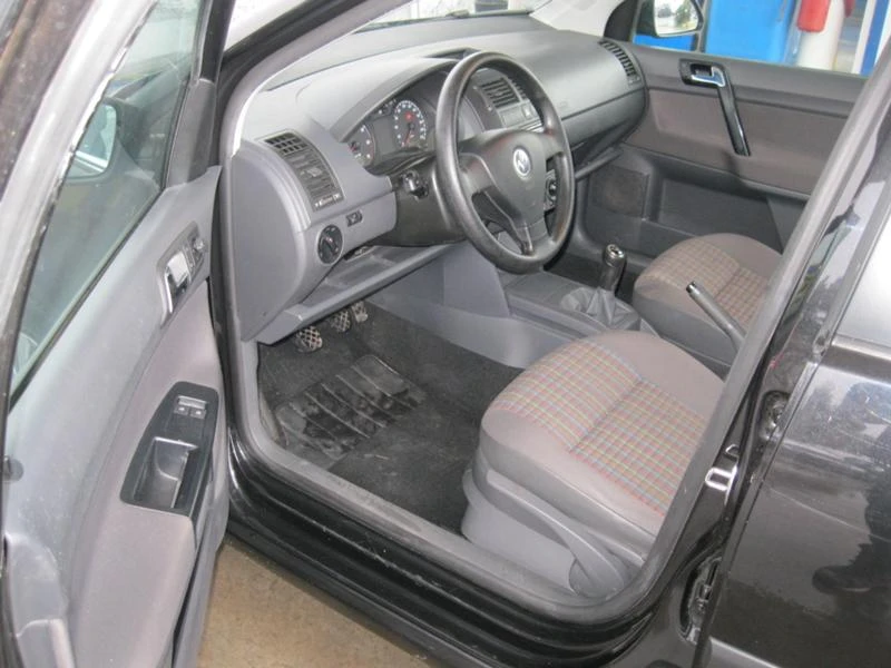 VW Polo, снимка 12 - Автомобили и джипове - 36013935