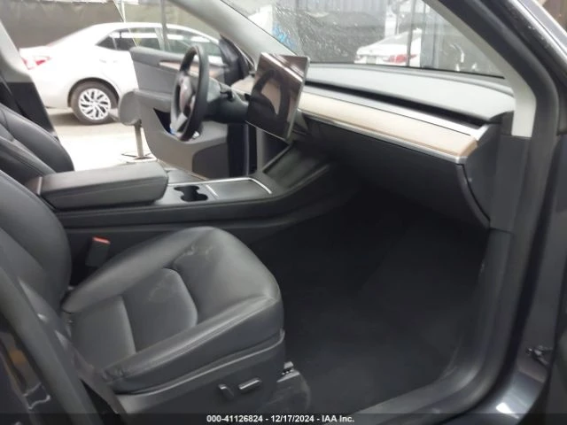 Tesla Model Y AWD/LONG RANGE DUAL MOTOR ALL-WHEEL DRIVE, снимка 5 - Автомобили и джипове - 48868085