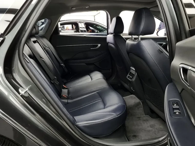 Hyundai Sonata 2.0/HYBRID/ПАНОРАМА/360 КАМЕРИ/АСИСТЕНТИ, снимка 12 - Автомобили и джипове - 56515967