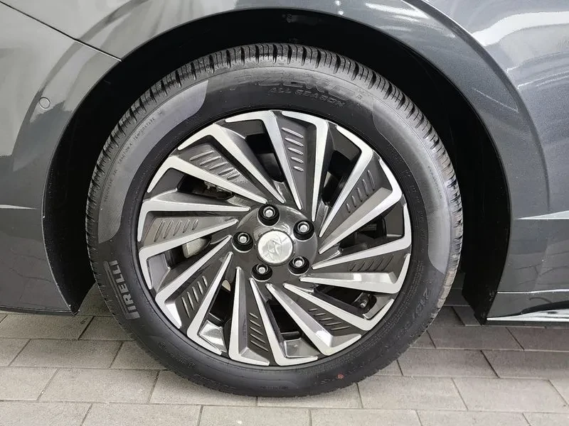 Hyundai Sonata 2.0/HYBRID/ПАНОРАМА/360 КАМЕРИ/АСИСТЕНТИ, снимка 5 - Автомобили и джипове - 56515967