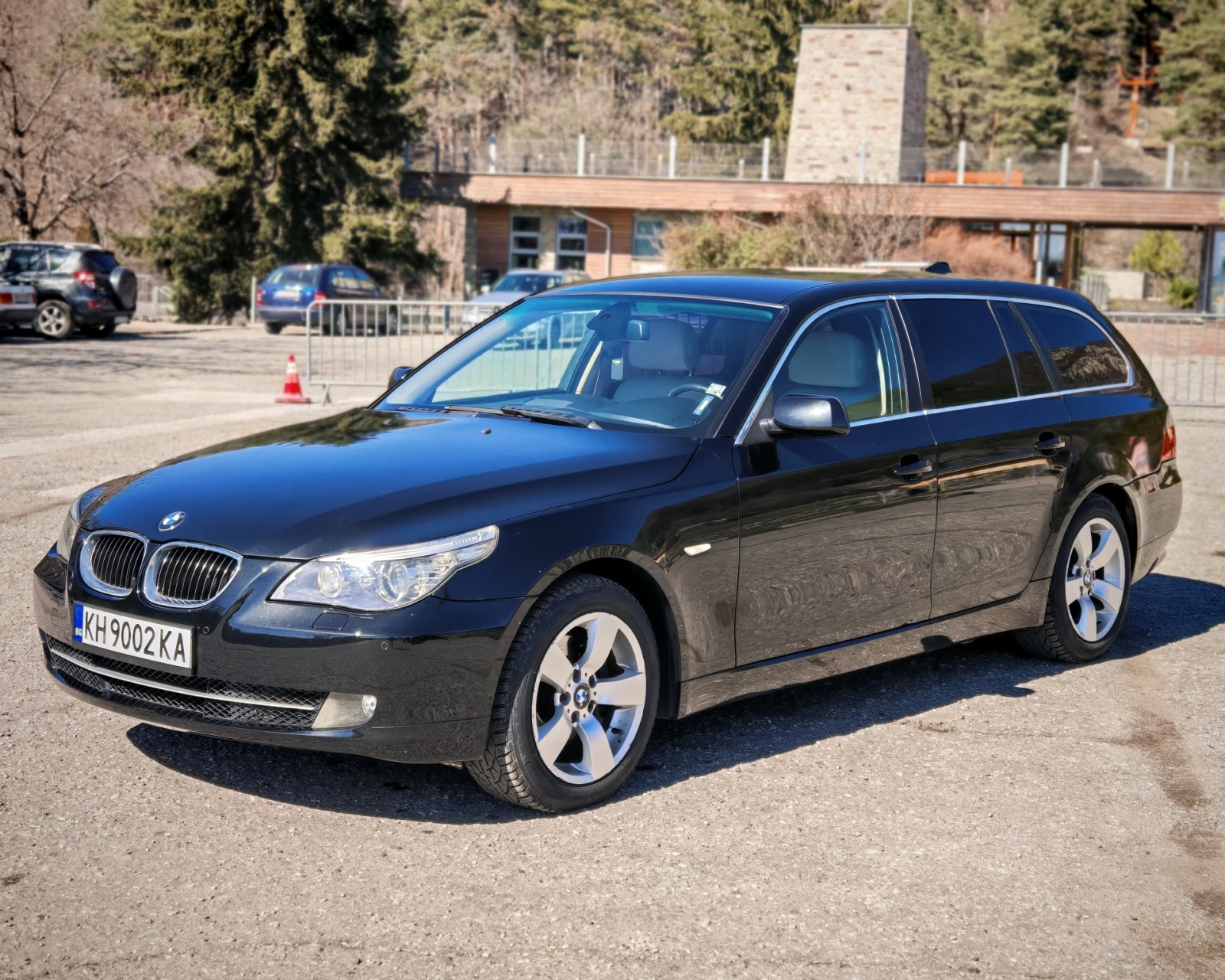 BMW 525 X-drive 3.0 АВТОМАТИК* КОЖА* НАВИ - изображение 3