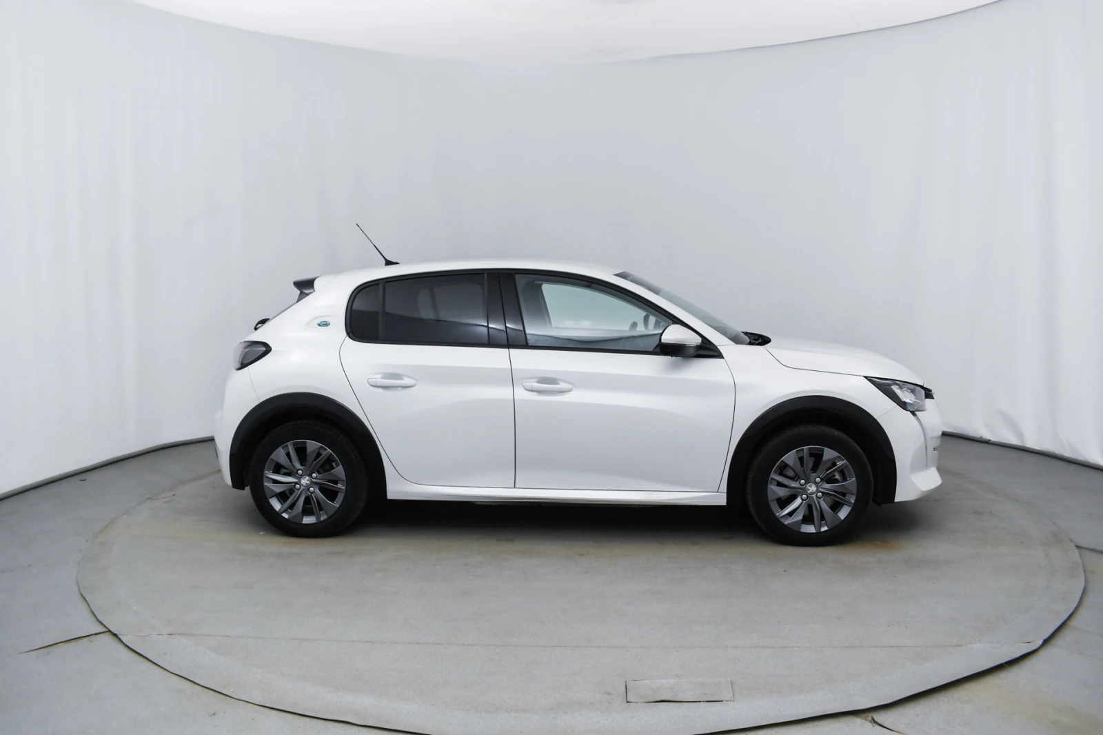 Peugeot 208 Electric 52 Kw - изображение 5